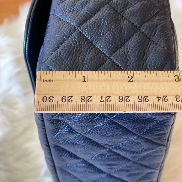 Authentic Chanel - Large Single Flap - Picture 11 of 12